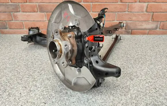 BMW 2 Active Tourer U06 Stub axle 6894207