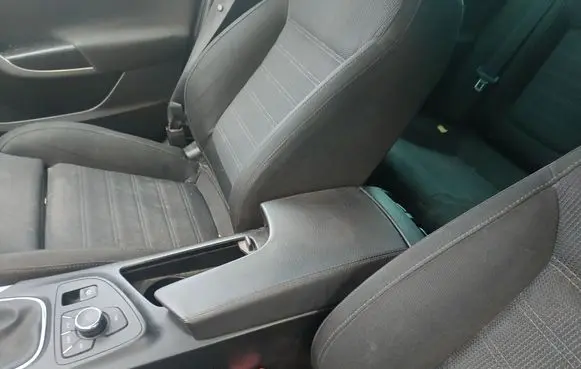 Opel Insignia A Armrest 