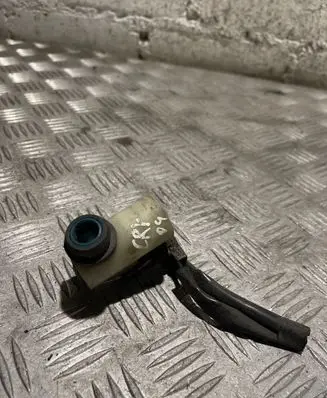 Honda CR-V Windscreen/windshield washer pump