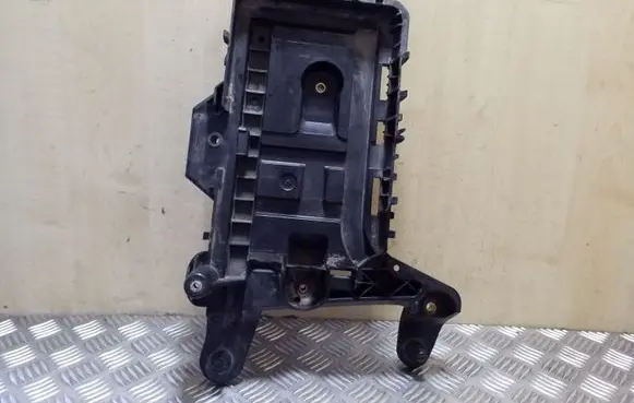 Seat Leon (1P) Battery tray 1K0915333 1K0915325B
