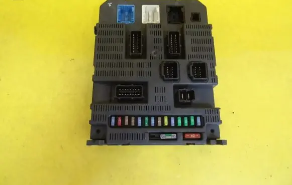 Peugeot 308 Comfort/convenience module 9663798180