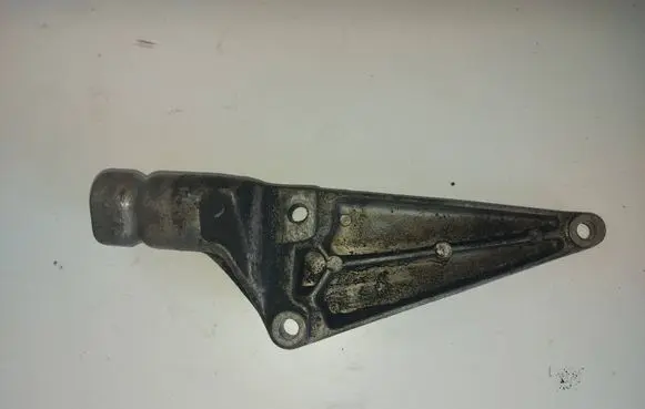 Audi A4 S4 B6 8E 8H Engine mounting bracket 8E0199343J