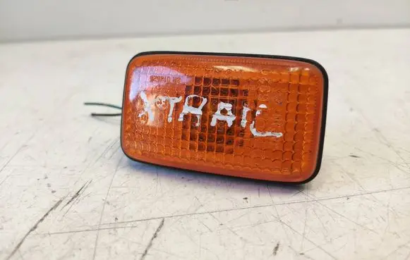Nissan X-Trail T30 Front fender indicator light 6R019525