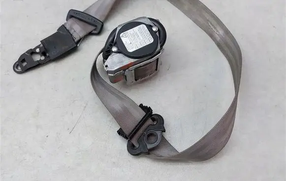 Audi A6 S6 C6 4F Front seatbelt 
