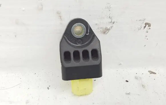 Toyota RAV 4 (XA30) Airbag deployment crash/impact sensor 8983133030 7206EZU0Y