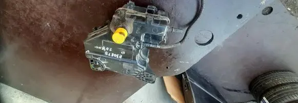 Peugeot 308 FAP fluid tank 9800390380