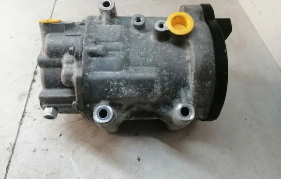 Toyota C-HR I Air conditioning (A/C) compressor (pump) 0424000240 ESB20C 51571