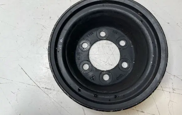 BMW 5 E39 Crankshaft pulley 1735358