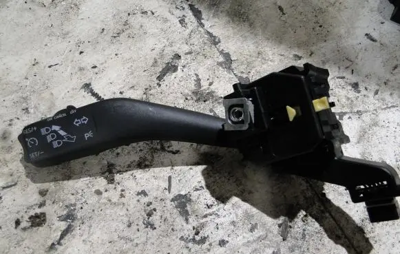 Volkswagen Golf V Indicator stalk