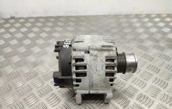 Volkswagen Golf Sportsvan Generator/alternator 04C903023M