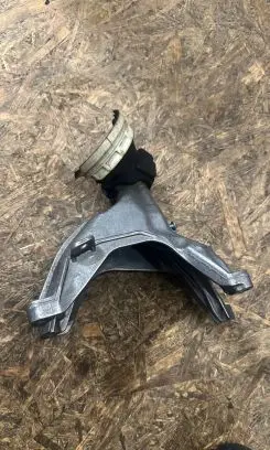 Porsche Macan (95B) Engine mounting bracket 8K0199308CH