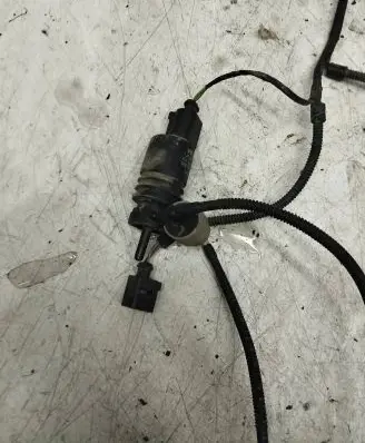 Volkswagen Sharan Windscreen/windshield washer pump 1J6955651 002015