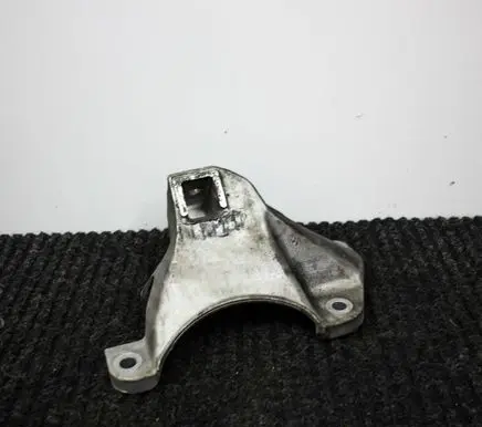 BMW 5 F10 F11 Engine mounting bracket 6775914