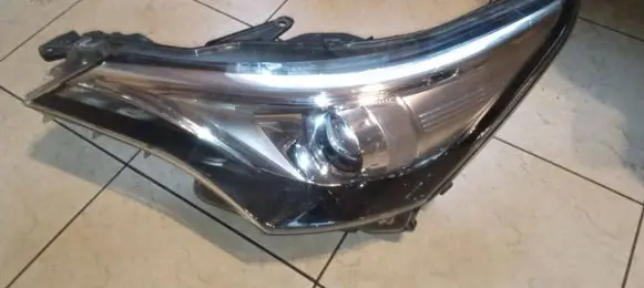 Toyota Avensis T270 Headlight/headlamp 12V24711W E111256427