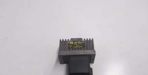 Renault Laguna II Glow plug pre-heat relay 7700115078