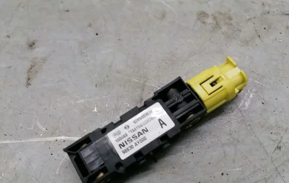 Nissan Almera Airbag deployment crash/impact sensor
