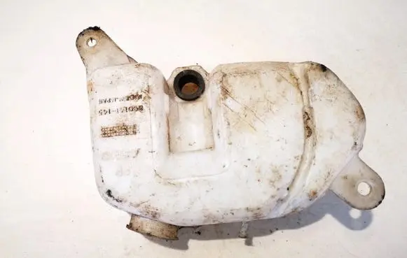 Mitsubishi Pajero Sport I Windshield washer fluid reservoir/tank 860141145 860141-145