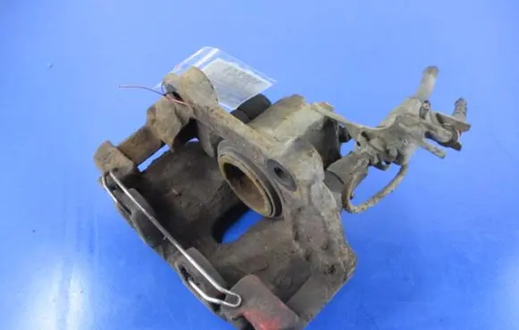 Volkswagen PASSAT B5 Front brake caliper