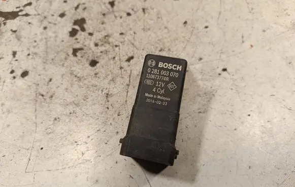 Nissan X-Trail T32 Glow plug pre-heat relay 0281003070
