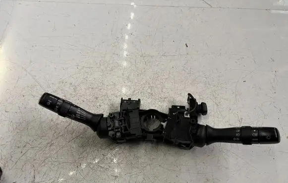 Lexus RX 330 - 350 - 400H Wiper turn signal indicator stalk/switch 
