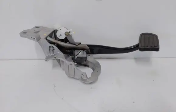 Chevrolet Camaro Clutch pedal 84524406