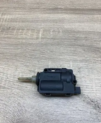 Opel Zafira A Central locking motor 13120789
