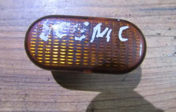 Renault Scenic I Front fender indicator light 7700822136