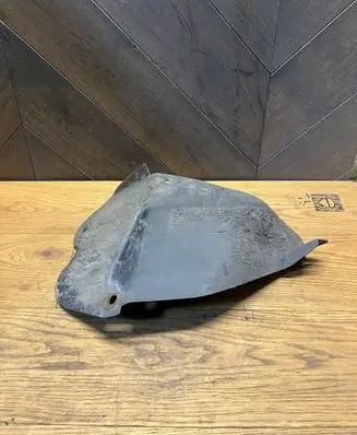 Rear arch fender liner splash guards