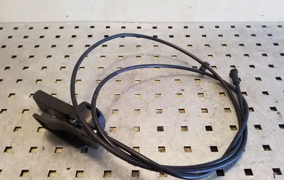Volkswagen Golf IV Engine bonnet (hood) release handle 1J1823633