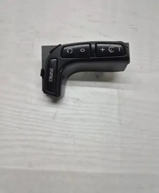 Volvo XC70 Steering wheel buttons/switches 30739571
