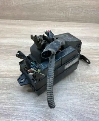 Subaru Legacy Fuse module 82231AE000