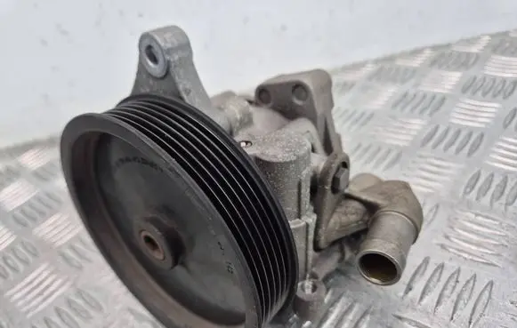 Mercedes-Benz E W212 Power steering pump A0064666801