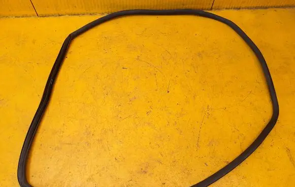 Mercedes-Benz V Class W447 Front door rubber seal A4477210300