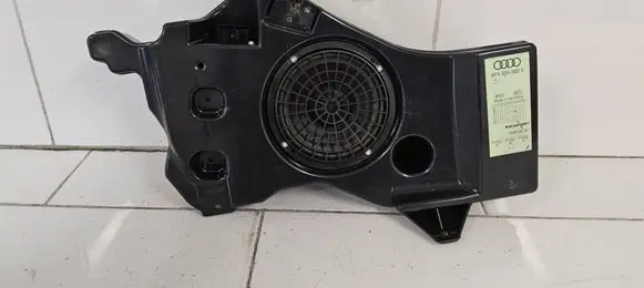 Audi A3 S3 8P Subwoofer speaker 8P4035382E