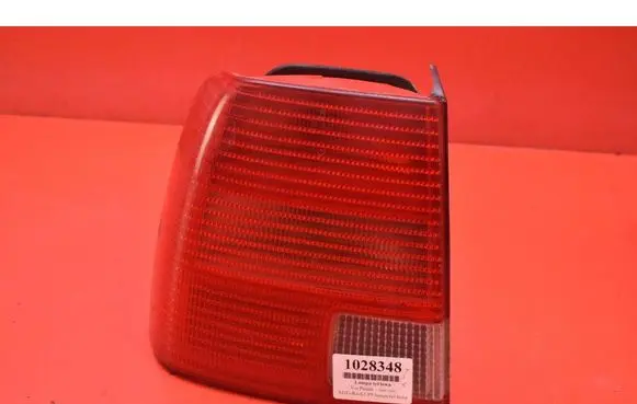 Volkswagen PASSAT B4 Rear/tail lights 3B5945095G