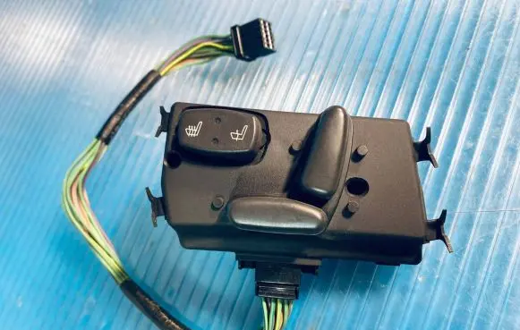 Chrysler Pacifica Seat control switch 0YD10TRMAE
