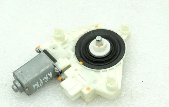 Mercedes-Benz C W205 Front door window regulator motor A2139069901