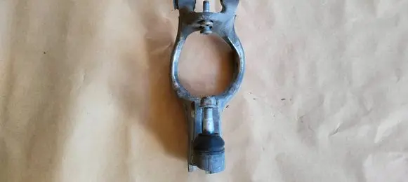 Cadillac XTS Lower shock absorber bracket 23189140L