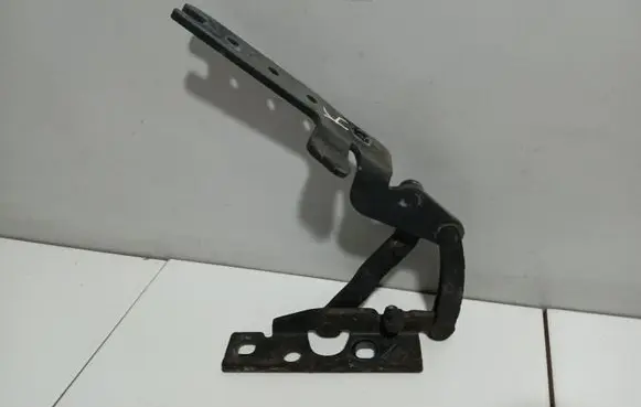 BMW 7 E65 E66 Engine bonnet/hood hinges 8240333