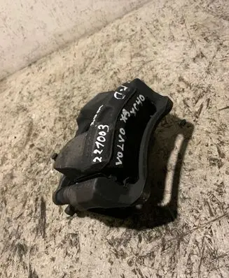 Volvo XC40 Front brake caliper