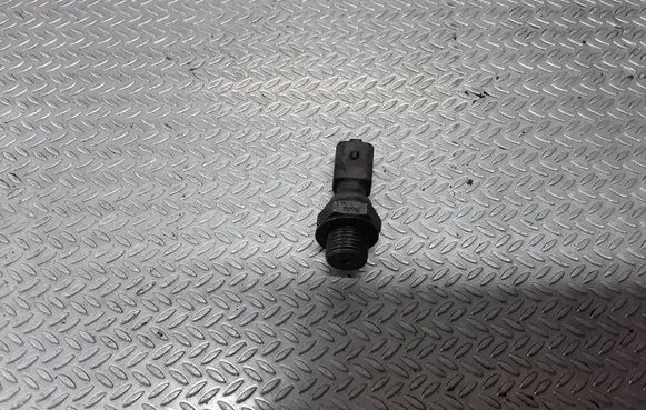Peugeot 607 Oil pressure sensor 963299