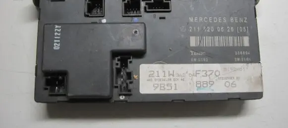 Mercedes-Benz E W211 Door control unit/module 2118200626