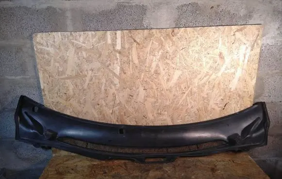 Volvo S60 Windshield trim 9190000
