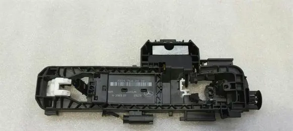 Rear door exterior handle/bracket