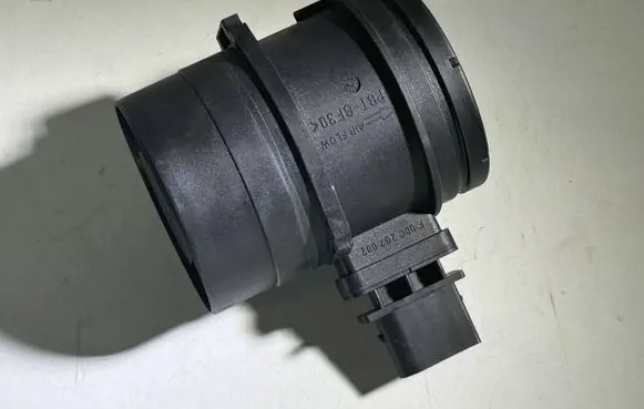 BMW 1 E81 E87 Mass air flow meter 8509724
