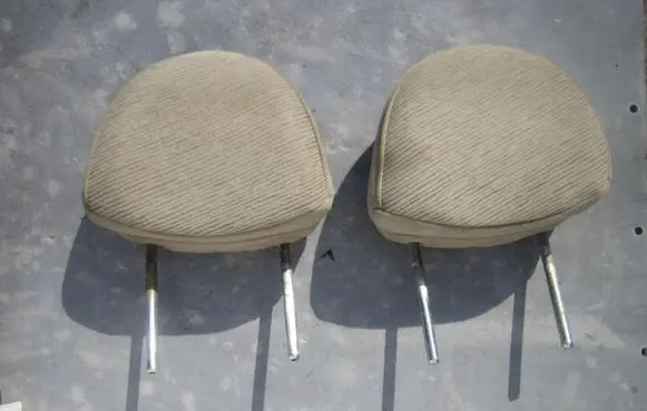 Nissan Primera Front seat headrest 