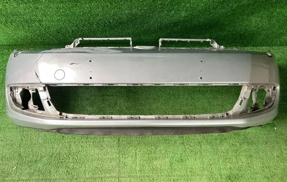 Volkswagen Golf VI Front bumper
