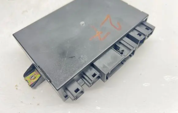 Mercedes-Benz E W211 Tailgate/trunk control unit/module 0355455432 5ZA00846920