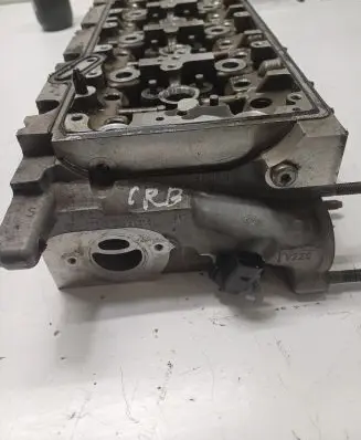 Volkswagen Touran II Engine head 04L103373E