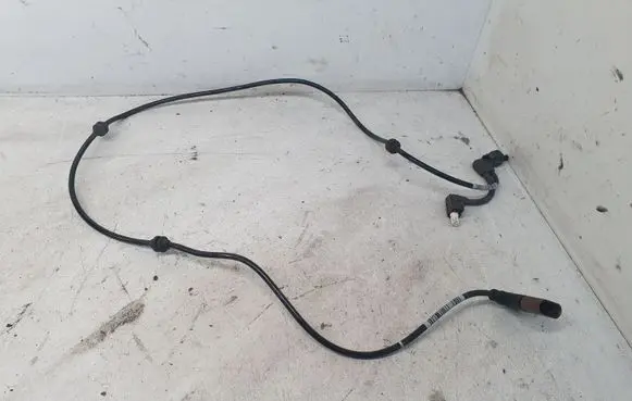 Mercedes-Benz C W205 Rear ABS sensor wiring A2135403600
